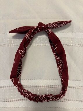 ⭐️ 3 for $15 BNWT Maroon Paisley Knot Headband - Women Accessories